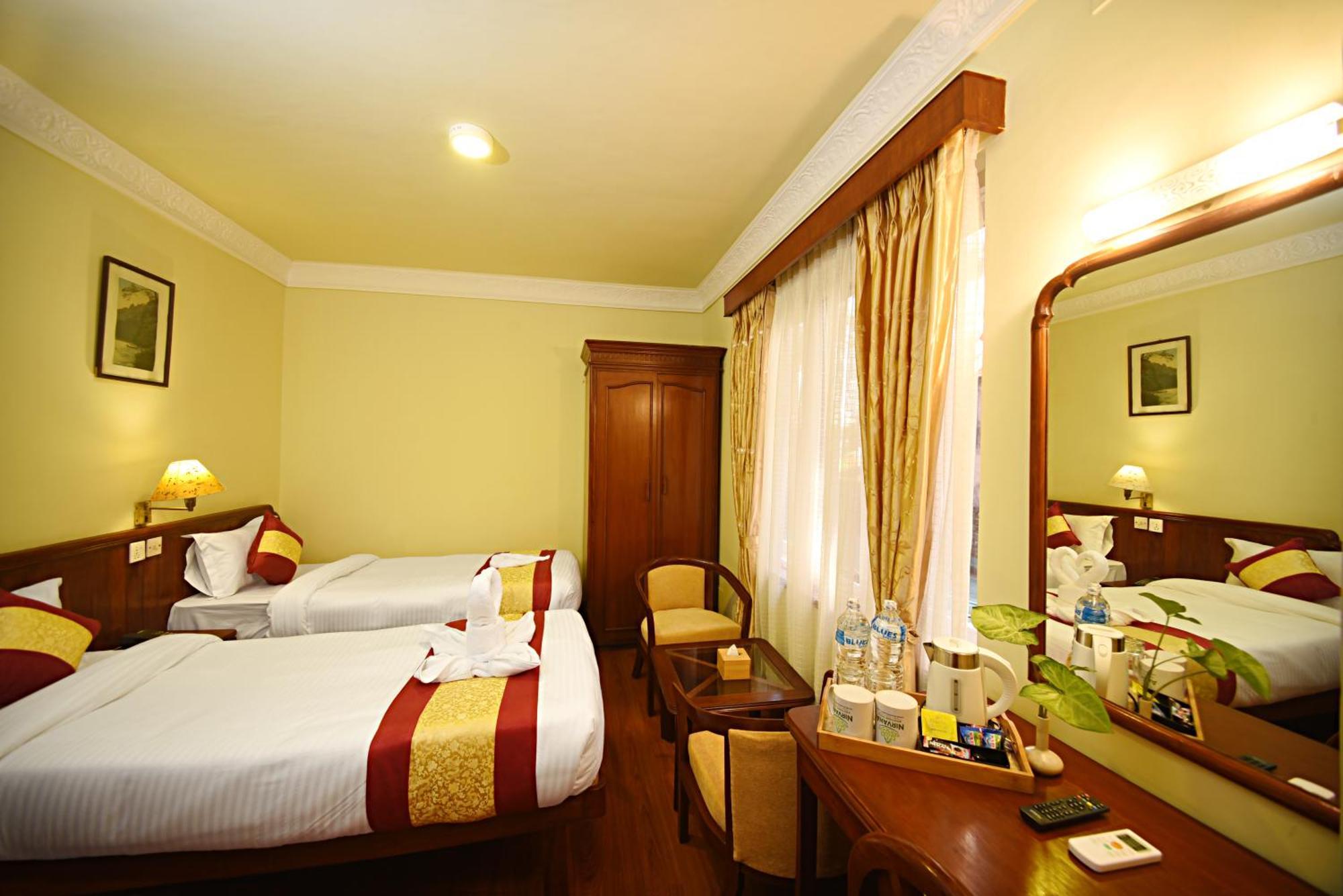 Nirvana Garden Hotel Kathmandu Buitenkant foto
