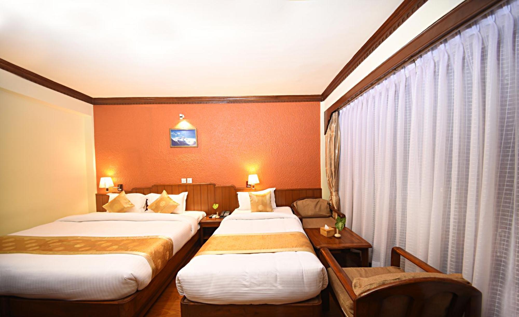 Nirvana Garden Hotel Kathmandu Buitenkant foto