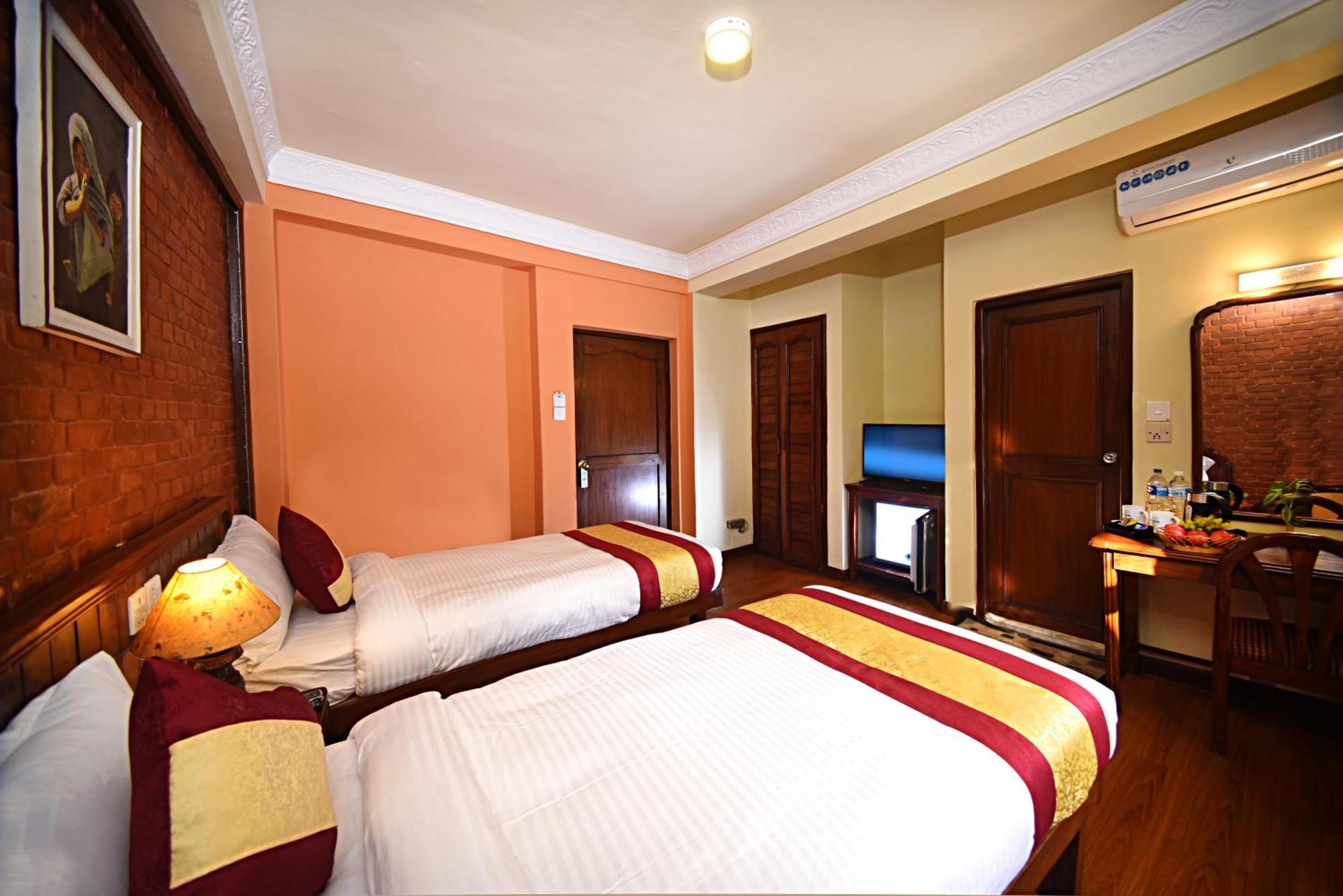 Nirvana Garden Hotel Kathmandu Buitenkant foto