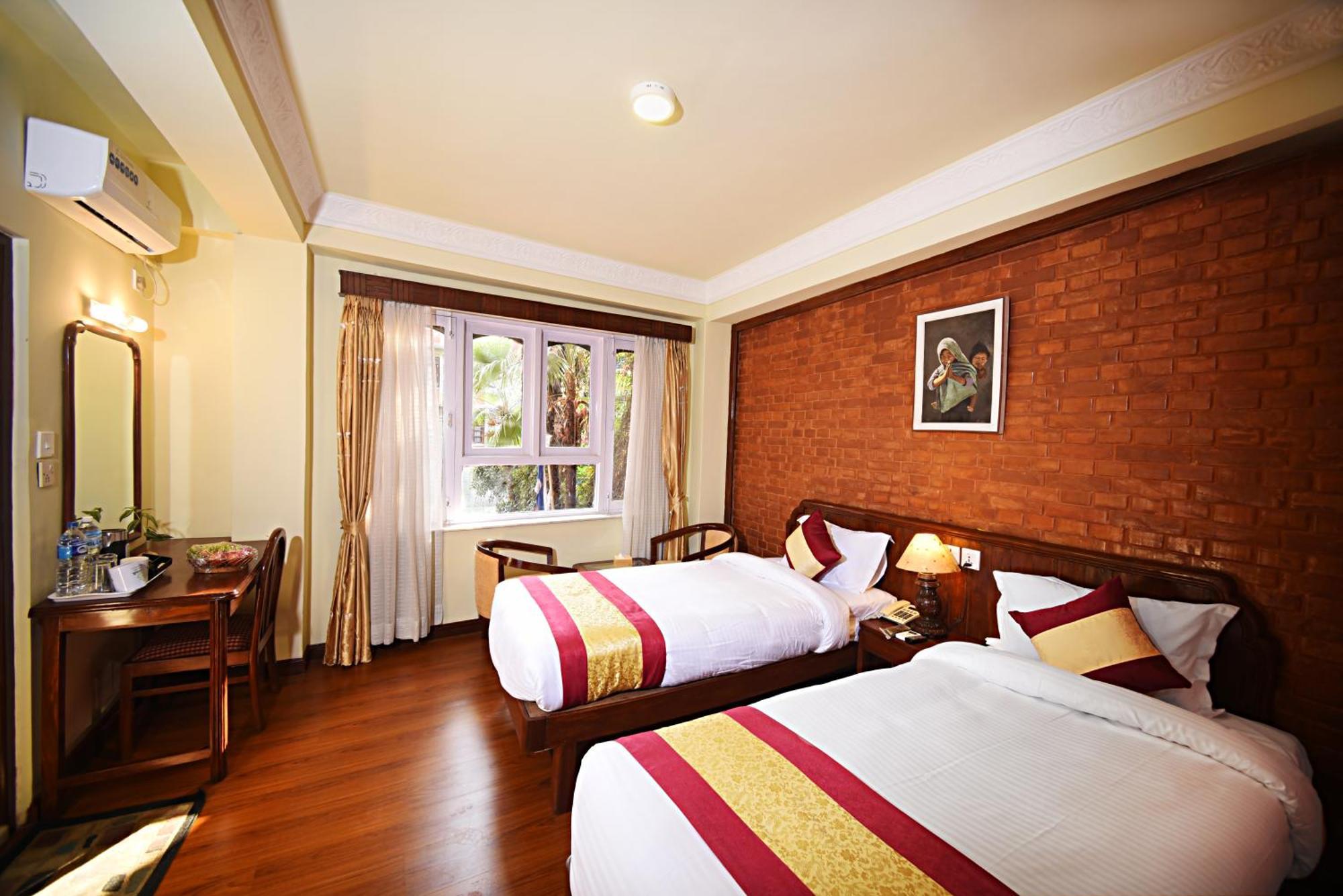 Nirvana Garden Hotel Kathmandu Buitenkant foto