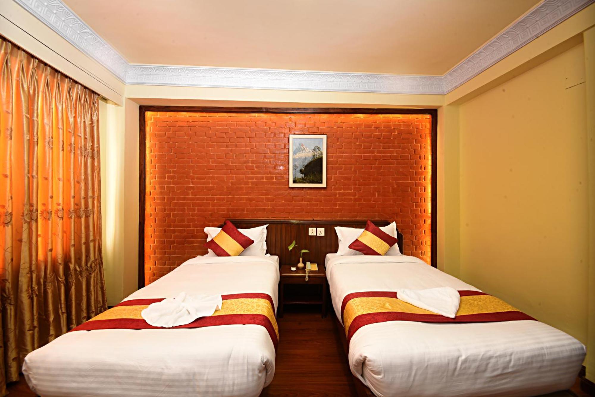 Nirvana Garden Hotel Kathmandu Buitenkant foto