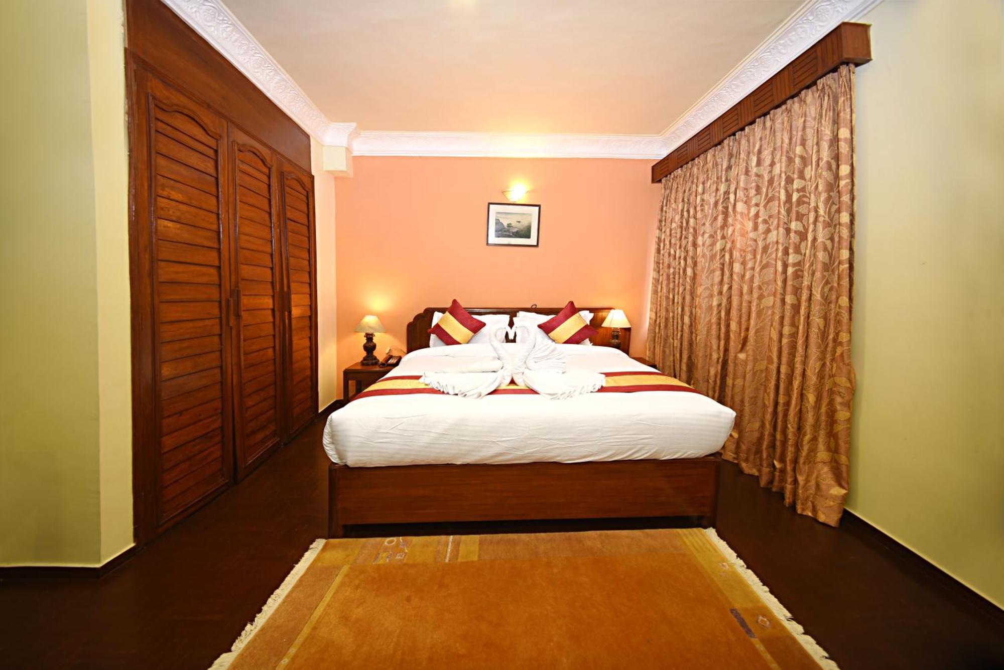 Nirvana Garden Hotel Kathmandu Buitenkant foto