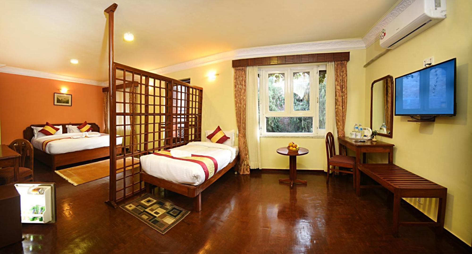 Nirvana Garden Hotel Kathmandu Buitenkant foto