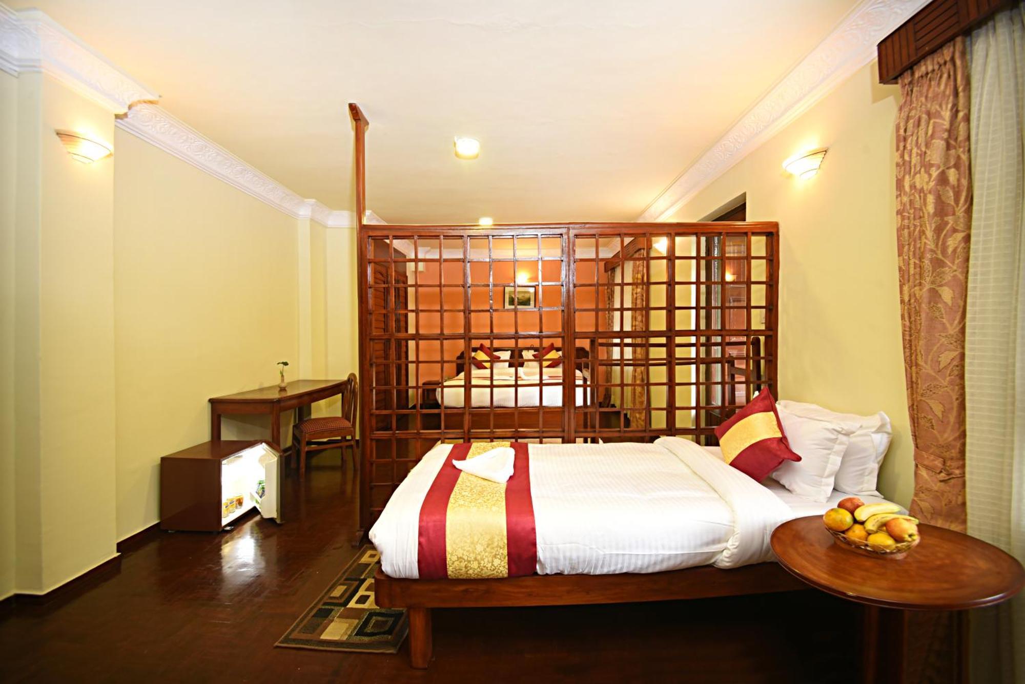 Nirvana Garden Hotel Kathmandu Buitenkant foto
