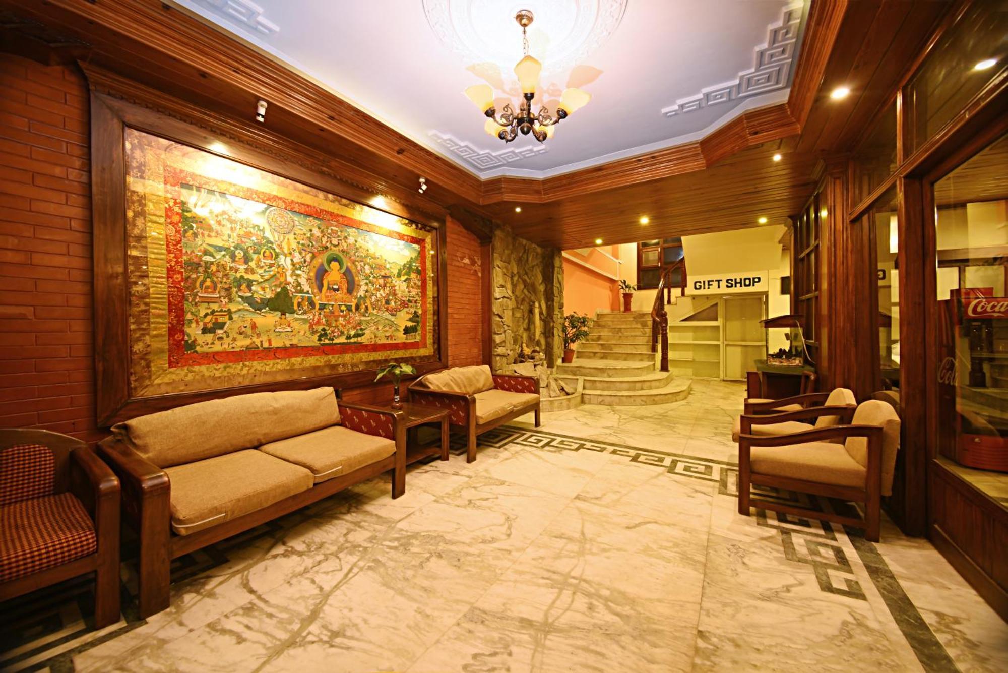 Nirvana Garden Hotel Kathmandu Buitenkant foto