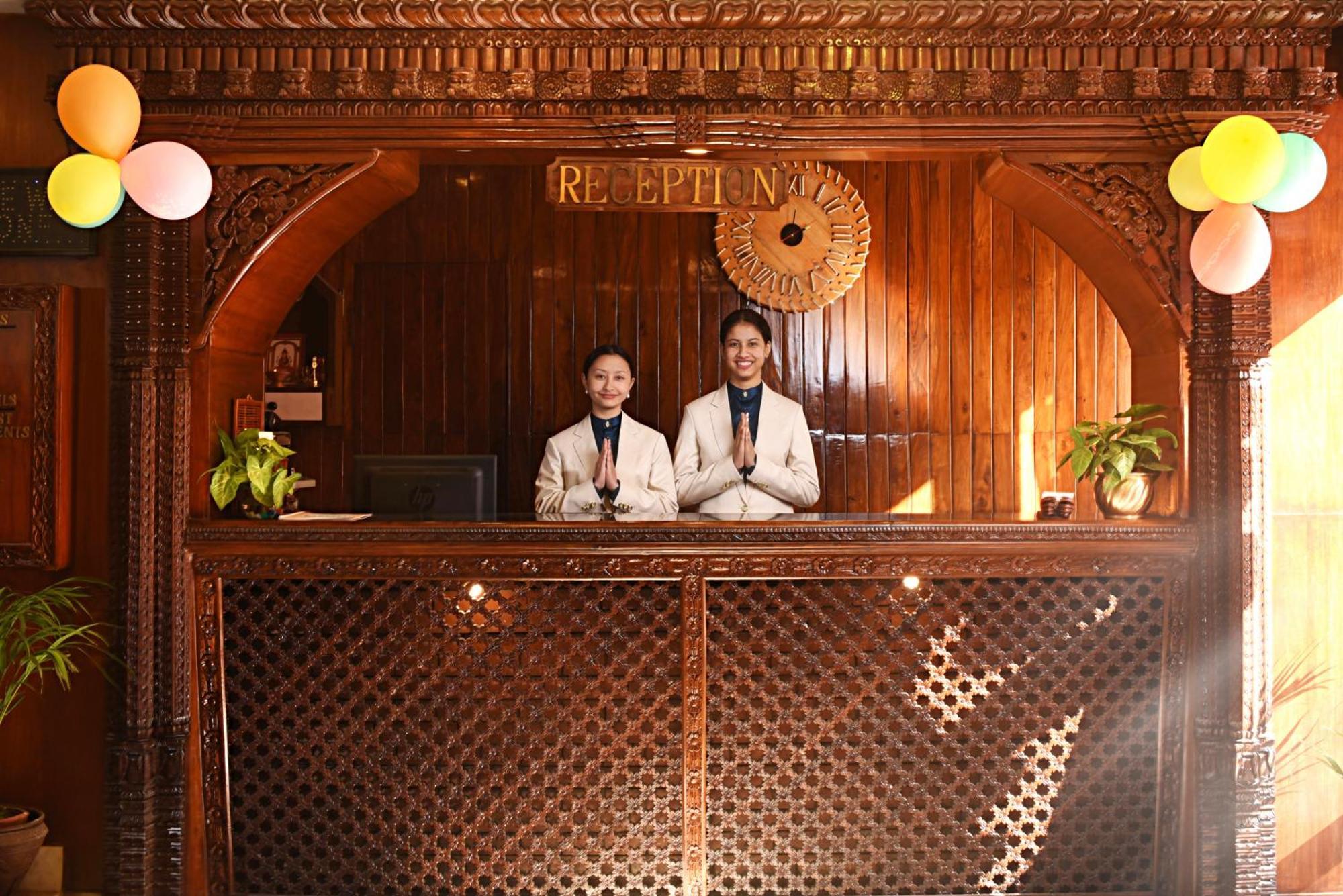 Nirvana Garden Hotel Kathmandu Buitenkant foto